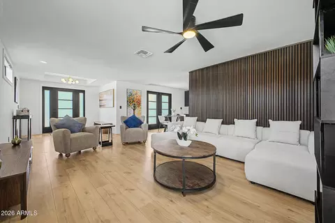 Living - 720 E Desert Ln, Phoenix, AZ 85042 photo 1 of 3
