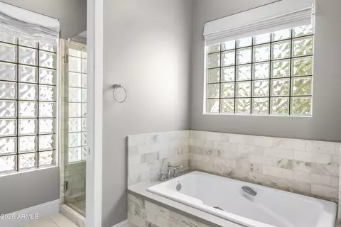 Bath - 6534 N 27th St, Phoenix, AZ 85016 photo 4 of 5