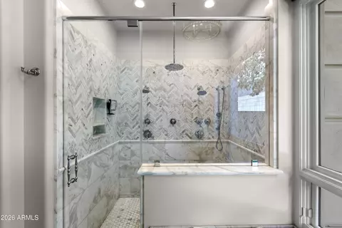 Bath - 6534 N 27th St, Phoenix, AZ 85016 photo 2 of 5