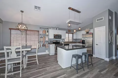 Kitchen - 6406 W Tether Trl, Phoenix, AZ 85083 photo 2 of 7