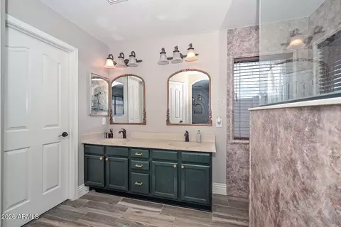 Bath - 6406 W Tether Trl, Phoenix, AZ 85083 photo 1 of 3