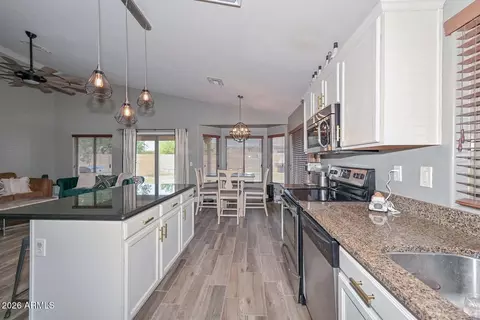 Kitchen - 6406 W Tether Trl, Phoenix, AZ 85083 photo 4 of 7