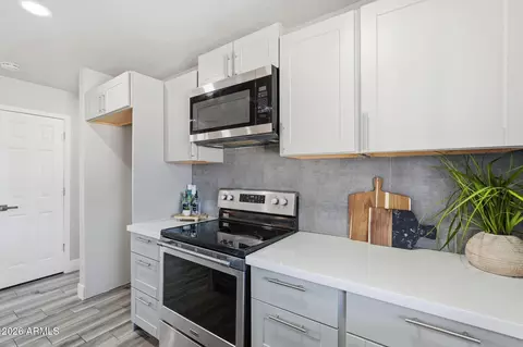 Kitchen - 9844 E Butte St, Mesa, AZ 85207 photo 6 of 6