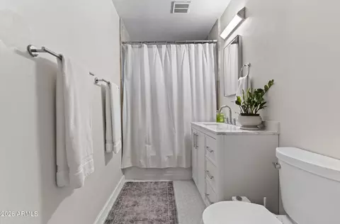 Bath - 1938 W Weldon Ave, Phoenix, AZ 85015 photo 1 of 3