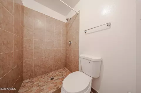 Bath - 1622 E Campbell Ave #J, Phoenix, AZ 85016 photo 3 of 3