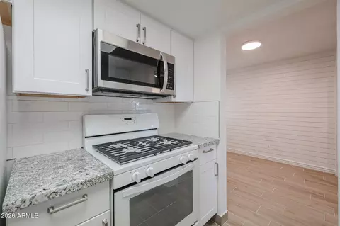 Kitchen - 1622 E Campbell Ave #J, Phoenix, AZ 85016 photo 5 of 5