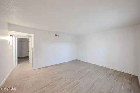 Living - 1622 E Campbell Ave #J, Phoenix, AZ 85016 photo 2 of 4