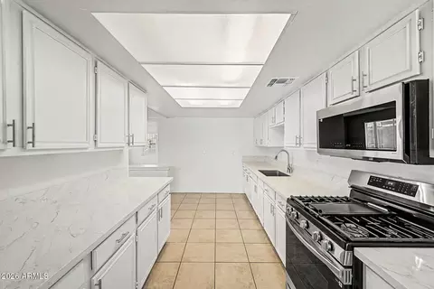 Kitchen - 1621 N 37th Dr, Phoenix, AZ 85009 photo 3 of 3