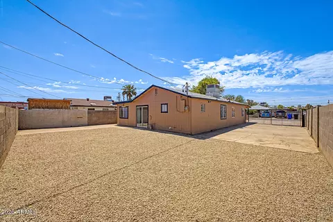 Exterior - 1621 N 37th Dr, Phoenix, AZ 85009 photo 4 of 5