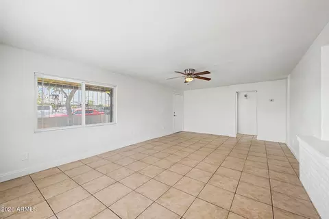 Living - 1621 N 37th Dr, Phoenix, AZ 85009 photo 2 of 5