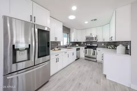 Kitchen - 6609 N 20th Ave, Phoenix, AZ 85015 photo 1 of 4