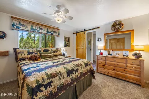 Bedroom - 2976 Pine Rim Rd, Overgaard, AZ 85933 photo 1 of 4