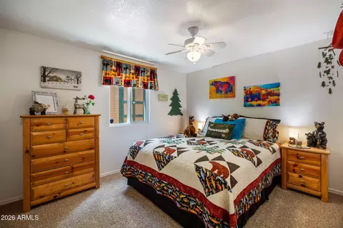 Bedroom - 2976 Pine Rim Rd, Overgaard, AZ 85933 photo 3 of 4