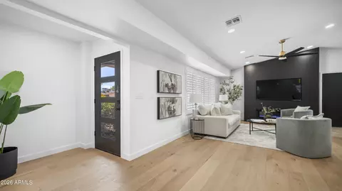 8620 E Sells Dr, Scottsdale, AZ 85251