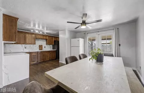 Dining - 6224 W Berkeley Rd, Phoenix, AZ 85035 photo 2 of 2