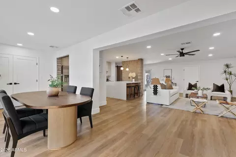 Dining - 1322 E Catalina Dr, Phoenix, AZ 85014 photo 2 of 2
