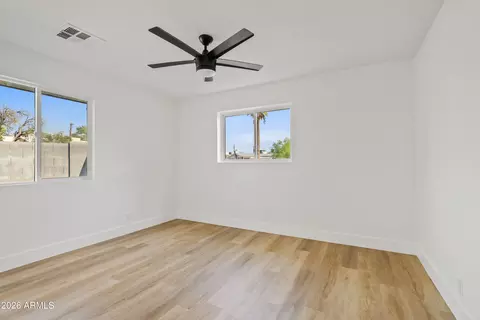 Bedroom - 1322 E Catalina Dr, Phoenix, AZ 85014 photo 2 of 3