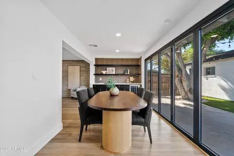Dining - 1322 E Catalina Dr, Phoenix, AZ 85014 photo 1 of 2