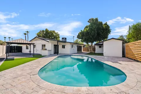 Exterior - 1322 E Catalina Dr, Phoenix, AZ 85014 photo 2 of 6