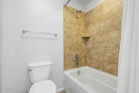 Bath - 3912 E Blue Spruce Ln, Gilbert, AZ 85298 photo 2 of 2