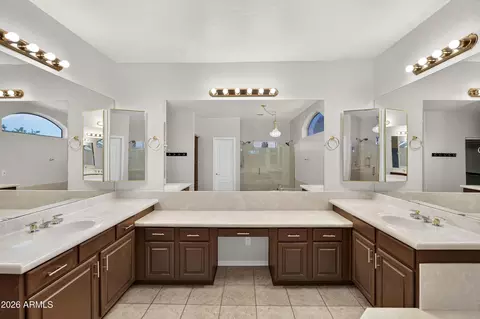 Bath - 4507 E Olive Ave, Gilbert, AZ 85234 photo 2 of 7
