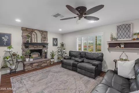 Living - 13619 E Morgan Dr, Gilbert, AZ 85295 photo 1 of 2
