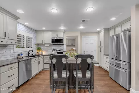 Kitchen - 13619 E Morgan Dr, Gilbert, AZ 85295 photo 4 of 6