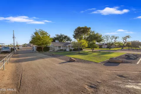 Exterior - 13619 E Morgan Dr, Gilbert, AZ 85295 photo 10 of 22