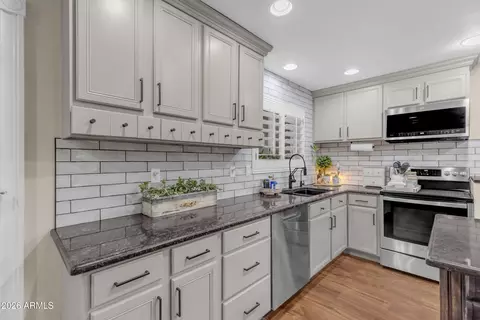 Kitchen - 13619 E Morgan Dr, Gilbert, AZ 85295 photo 1 of 6