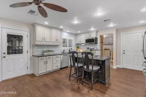 Kitchen - 13619 E Morgan Dr, Gilbert, AZ 85295 photo 3 of 6