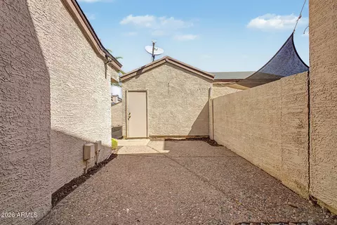 Exterior - 3301 E Kelton Ln #103, Phoenix, AZ 85032 photo 5 of 9