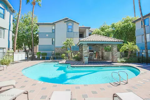 Exterior - 2025 E Campbell Ave #140, Phoenix, AZ 85016 photo 6 of 17