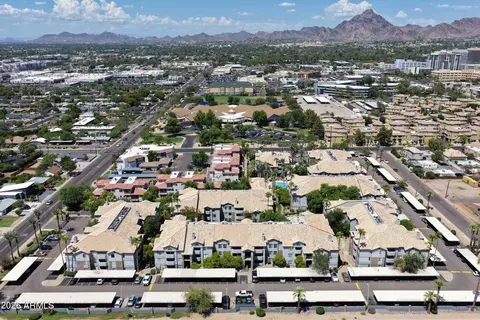 View/Area - 2025 E Campbell Ave #140, Phoenix, AZ 85016 photo 4 of 5