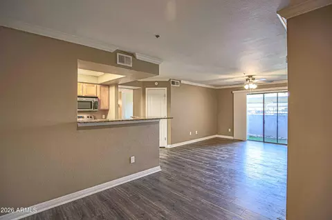 Living - 2025 E Campbell Ave #140, Phoenix, AZ 85016 photo 5 of 5