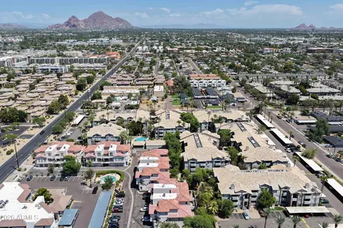 View/Area - 2025 E Campbell Ave #140, Phoenix, AZ 85016 photo 3 of 5