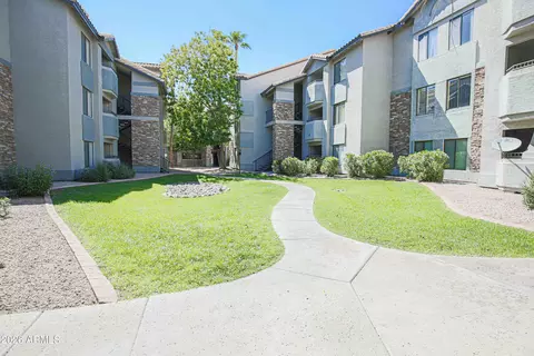 Exterior - 2025 E Campbell Ave #140, Phoenix, AZ 85016 photo 10 of 17