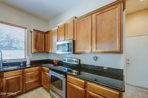 Kitchen - 6960 S Forest Ave, Gilbert, AZ 85298 photo 5 of 9