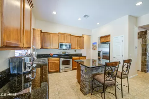 Kitchen - 6960 S Forest Ave, Gilbert, AZ 85298 photo 4 of 9