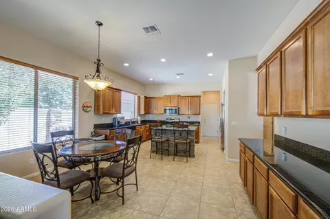 Kitchen - 6960 S Forest Ave, Gilbert, AZ 85298 photo 7 of 9