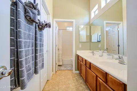 Bath - 6960 S Forest Ave, Gilbert, AZ 85298 photo 4 of 6