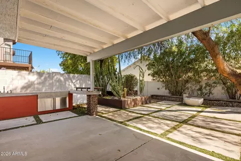 Exterior - 717 E Sack Dr, Phoenix, AZ 85024 photo 3 of 7