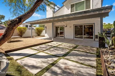 Exterior - 717 E Sack Dr, Phoenix, AZ 85024 photo 6 of 7