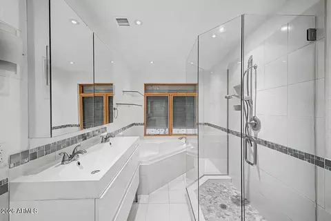 Bath - 1071 E Sandpiper Dr, Tempe, AZ 85283 photo 1 of 9