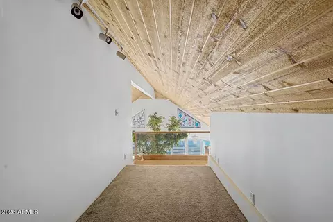 Entry Way - 1071 E Sandpiper Dr, Tempe, AZ 85283 photo 3 of 4