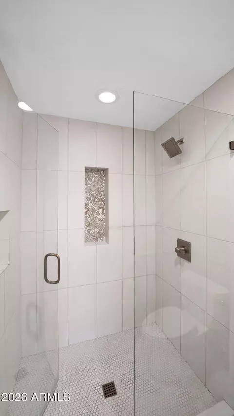 Bath - 1747 E Northern Ave #277, Phoenix, AZ 85020 photo 1 of 3