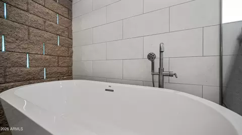Bath - 7260 Eagle Crest Dr #34, Mesa, AZ 85207 photo 6 of 12