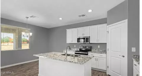Kitchen - 39026 N 9th Ave, Phoenix, AZ 85086 photo 1 of 1