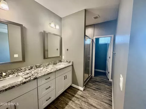 Bath - 39026 N 9th Ave, Phoenix, AZ 85086 photo 3 of 3