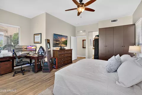 Bedroom - 5016 E Robin Ln, Phoenix, AZ 85054 photo 3 of 5