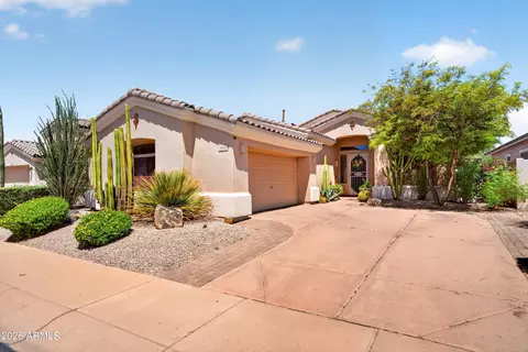 Exterior - 5016 E Robin Ln, Phoenix, AZ 85054 photo 2 of 8